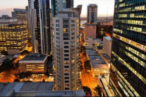 CBD 1BED/POOL/GYM/SAUNA/ - CLOSE TO EVERYTHING!